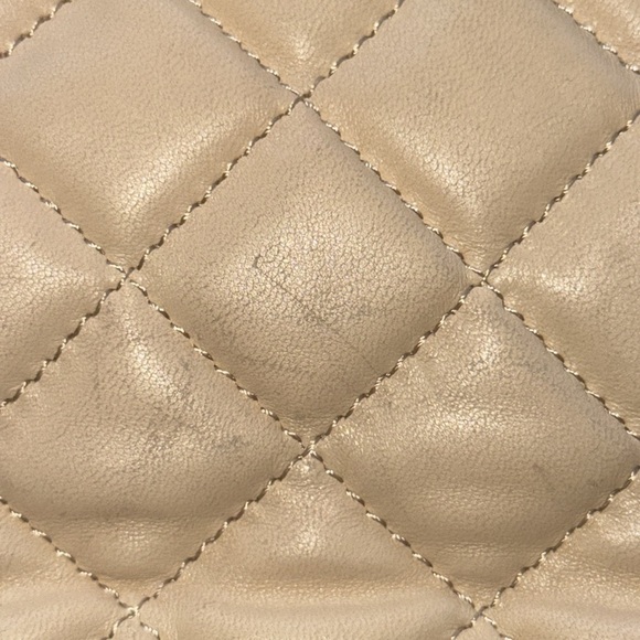 DKNY Donna Karan Cream Leather Quilted Bag Gold Hardware Detachable Strap - Picture 6 of 14